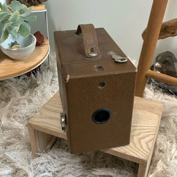 Vintage Camera Rainbow Hawk-Eye No. 2 Model C Box Camera - Picture 1 of 17